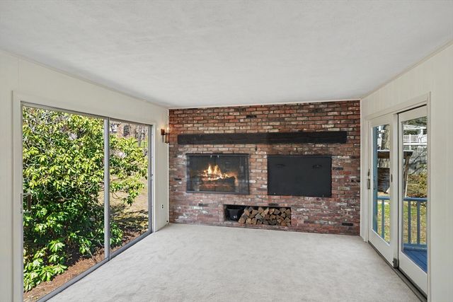 605 Chestnut St, Lynnfield, MA 01940