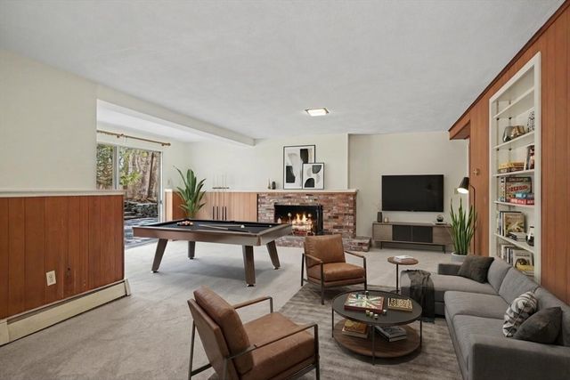 605 Chestnut St, Lynnfield, MA 01940