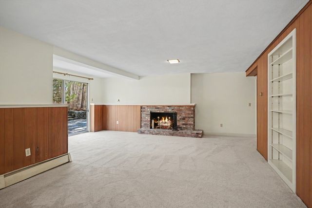 605 Chestnut St, Lynnfield, MA 01940