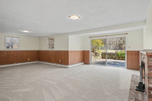 605 Chestnut St, Lynnfield, MA 01940