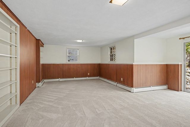 605 Chestnut St, Lynnfield, MA 01940