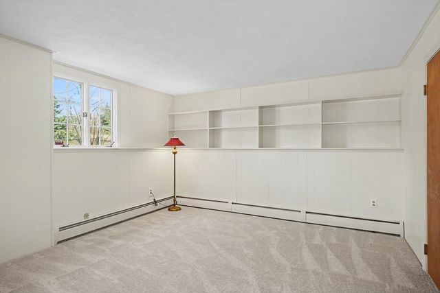 605 Chestnut St, Lynnfield, MA 01940