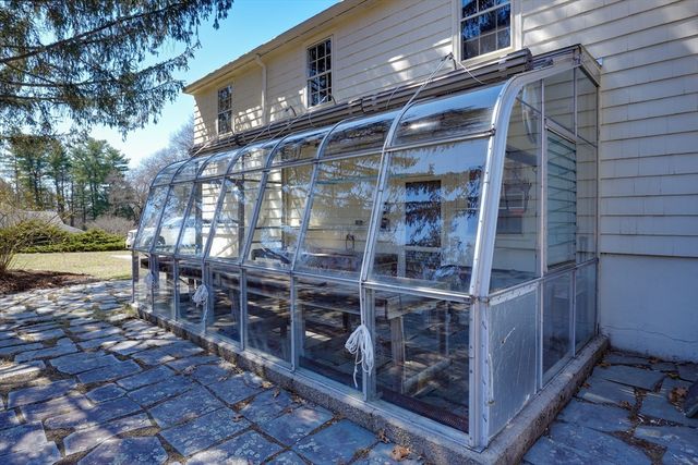 605 Chestnut St, Lynnfield, MA 01940