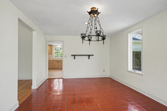 605 Chestnut St, Lynnfield, MA 01940