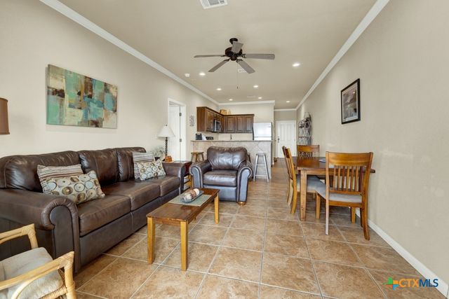 1247 Gruene Road 203, New Braunfels, TX 78130