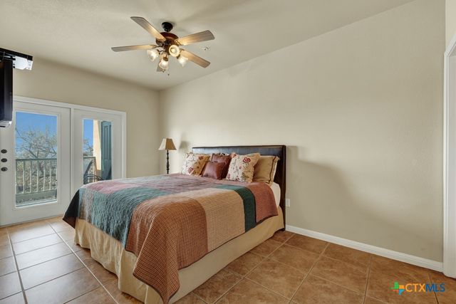 1247 Gruene Road 203, New Braunfels, TX 78130