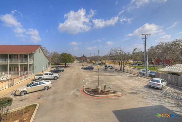 1247 Gruene Road 203, New Braunfels, TX 78130