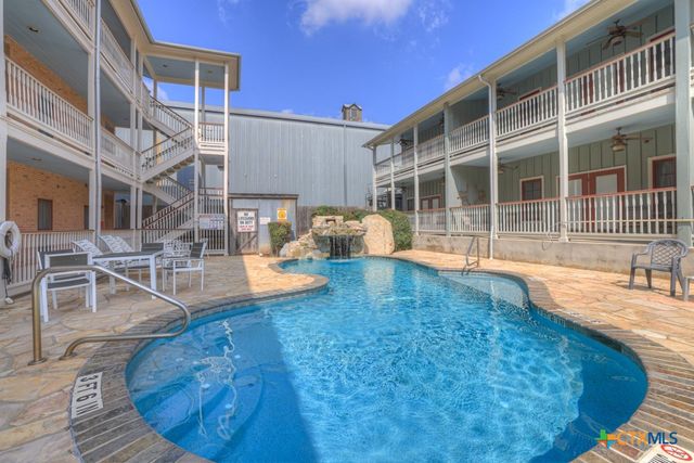 1247 Gruene Road 203, New Braunfels, TX 78130