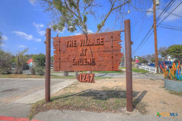1247 Gruene Road 203, New Braunfels, TX 78130