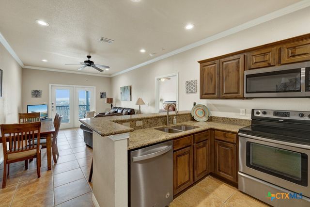 1247 Gruene Road 203, New Braunfels, TX 78130