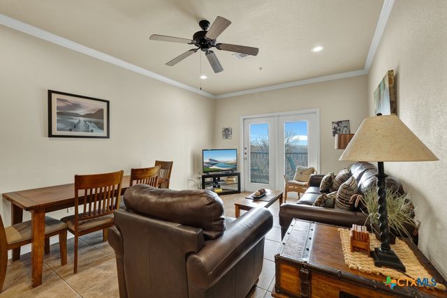 1247 Gruene Road 203, New Braunfels, TX 78130