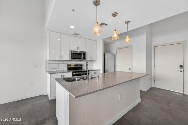 1130 N 2ND Street 102, Phoenix, AZ 85004