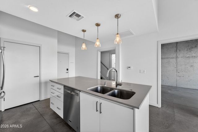 1130 N 2ND Street 102, Phoenix, AZ 85004