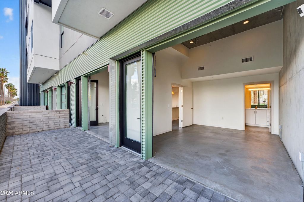 Image 15 of property listing at 1130 N 2ND Street 102, Phoenix, AZ 85004