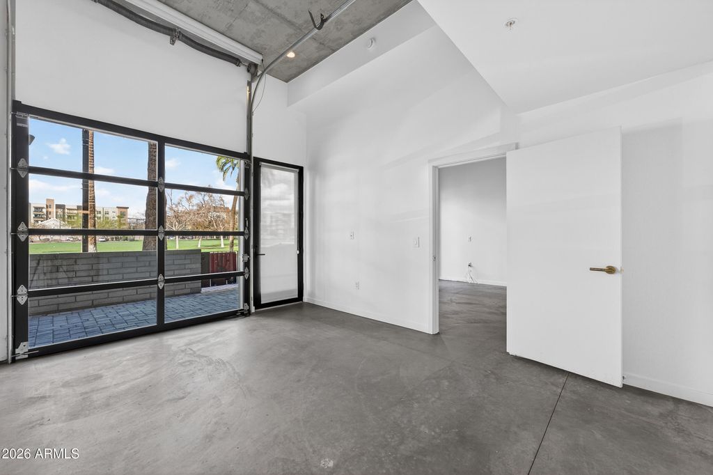 Image 16 of property listing at 1130 N 2ND Street 102, Phoenix, AZ 85004