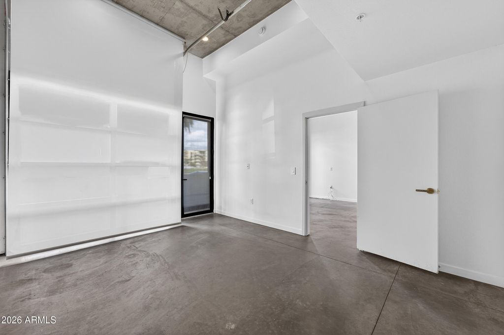 Image 18 of property listing at 1130 N 2ND Street 102, Phoenix, AZ 85004