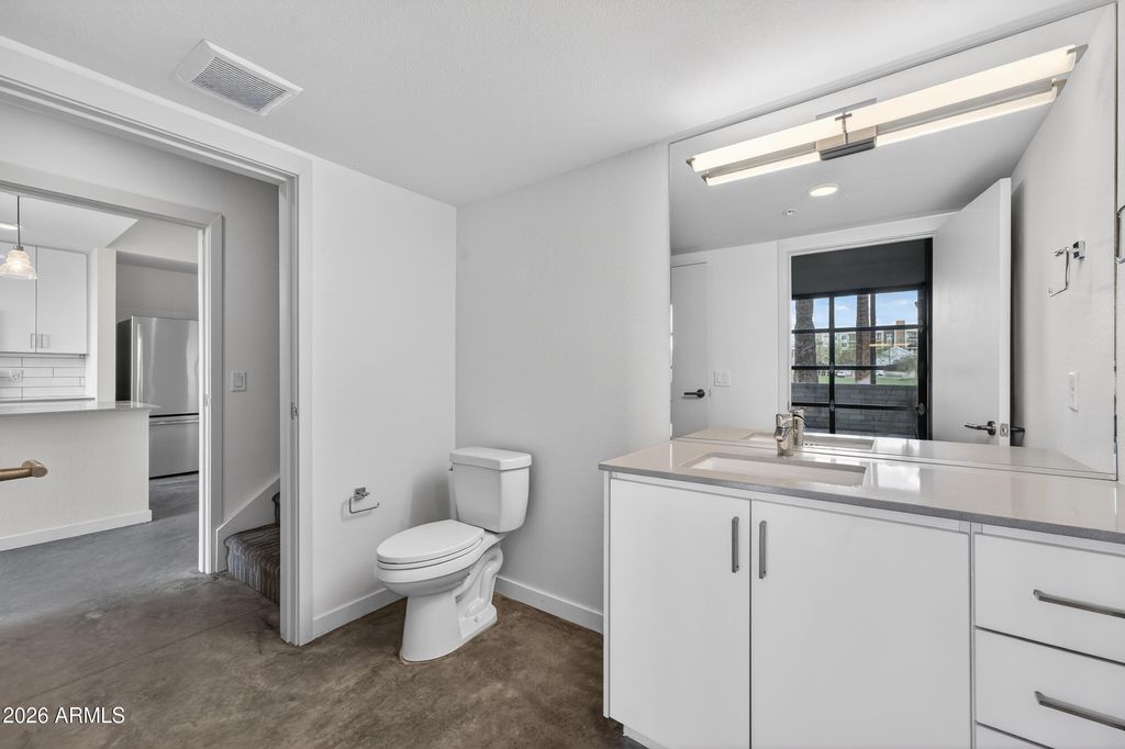 Image 22 of property listing at 1130 N 2ND Street 102, Phoenix, AZ 85004
