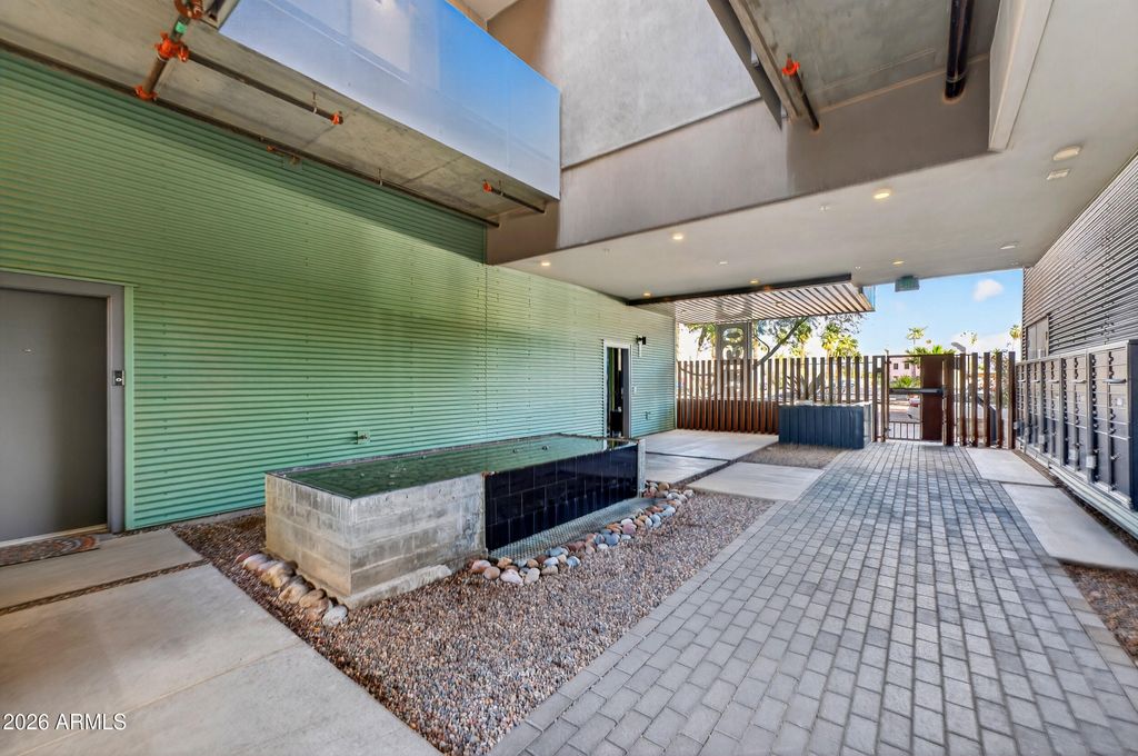 Image 36 of property listing at 1130 N 2ND Street 102, Phoenix, AZ 85004