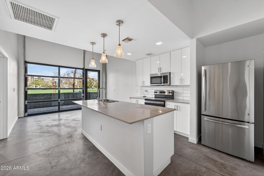 Image 5 of property listing at 1130 N 2ND Street 102, Phoenix, AZ 85004