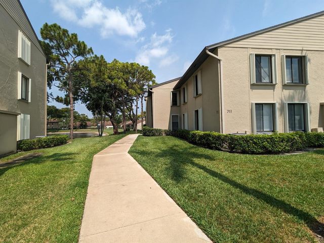 711 Sunny Pine Way B1, Greenacres, FL 33415