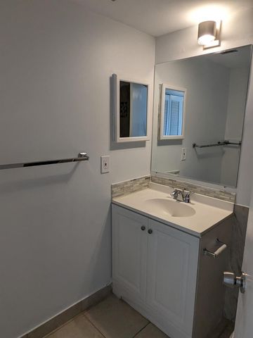711 Sunny Pine Way B1, Greenacres, FL 33415