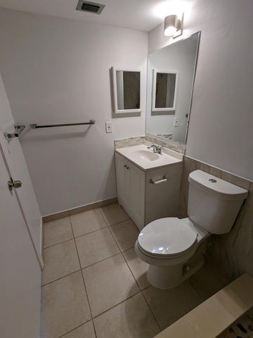 711 Sunny Pine Way B1, Greenacres, FL 33415