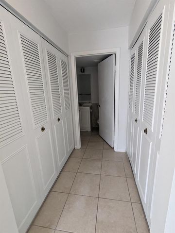 711 Sunny Pine Way B1, Greenacres, FL 33415