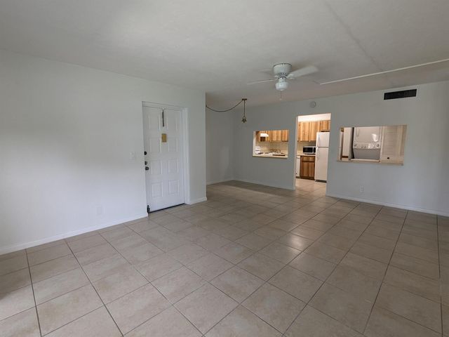 711 Sunny Pine Way B1, Greenacres, FL 33415