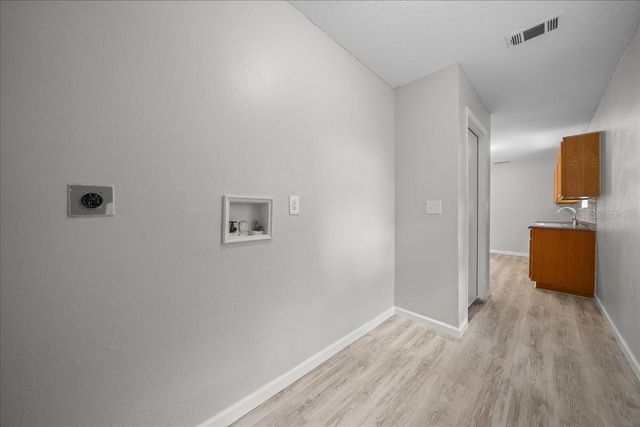 4103 HOLLY HILL, Lady Lake, FL 32159