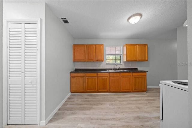 4103 HOLLY HILL, Lady Lake, FL 32159