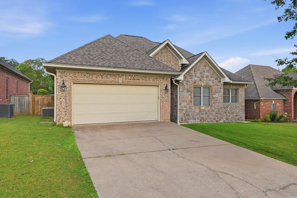 7426 Peach Blossom Drive, Benton, AR 72019