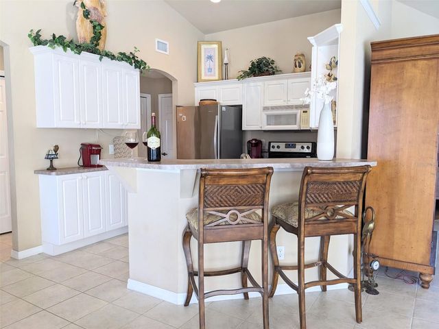 546 SE 4TH STREET, Cape Coral, FL 33990