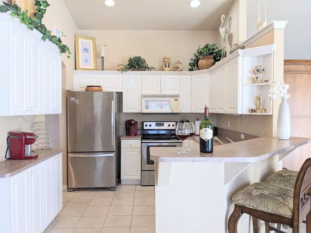 546 SE 4TH STREET, Cape Coral, FL 33990