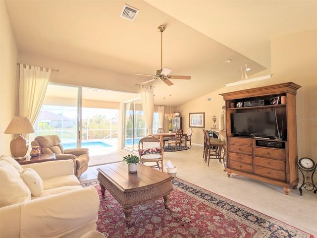 546 SE 4TH STREET, Cape Coral, FL 33990