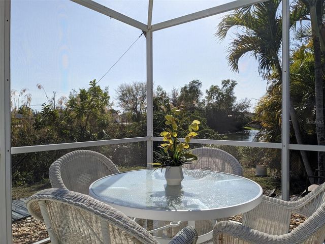 546 SE 4TH STREET, Cape Coral, FL 33990