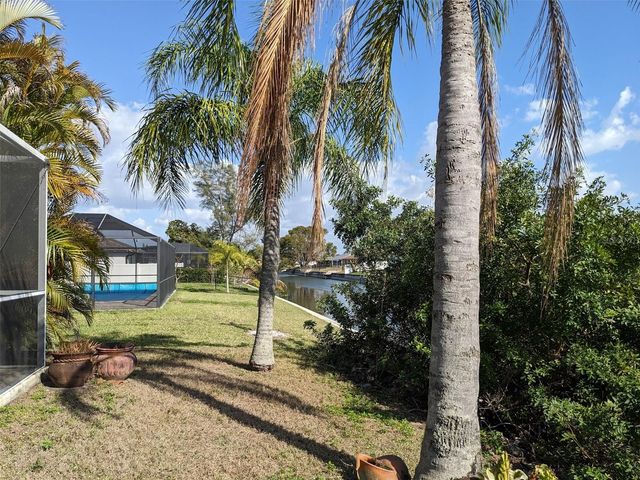 546 SE 4TH STREET, Cape Coral, FL 33990
