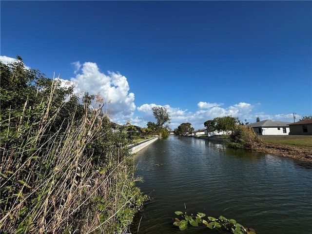 546 SE 4TH STREET, Cape Coral, FL 33990