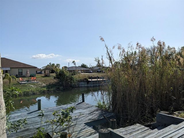 546 SE 4TH STREET, Cape Coral, FL 33990