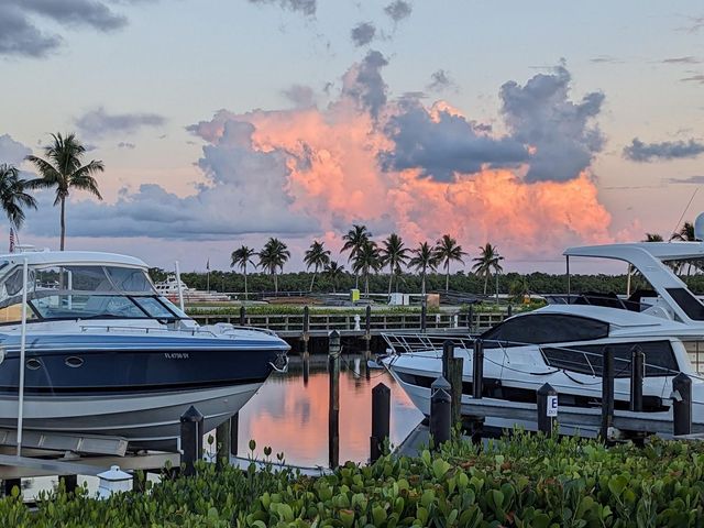 546 SE 4TH STREET, Cape Coral, FL 33990