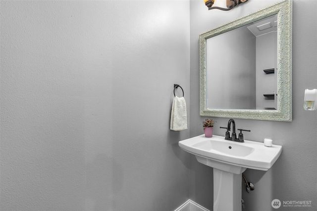 17718 Mulqueen Road SE, Rainier, WA 98576