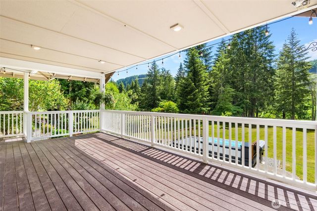 17718 Mulqueen Road SE, Rainier, WA 98576