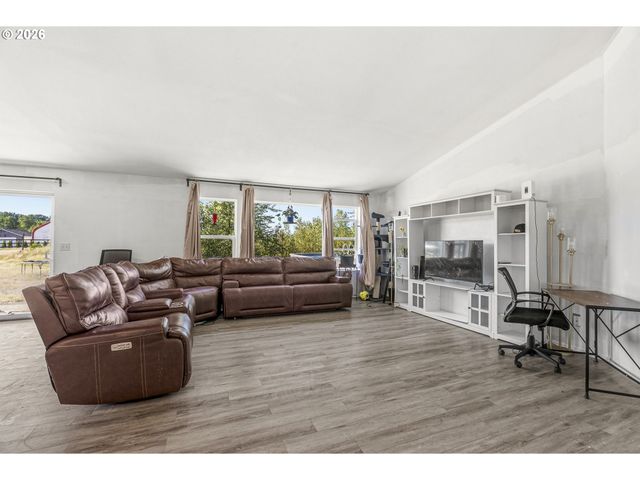 235 FLATT Rd, Kelso, WA 98626