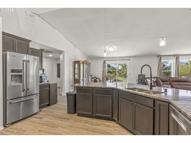 235 FLATT Rd, Kelso, WA 98626