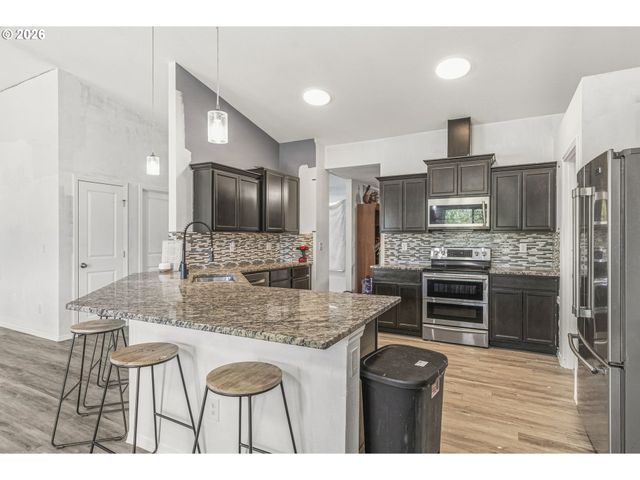 235 FLATT Rd, Kelso, WA 98626