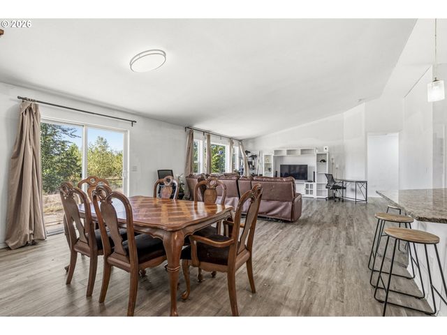 235 FLATT Rd, Kelso, WA 98626