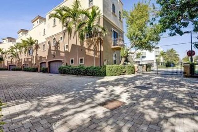 2260 SE 7 Street, Pompano Beach, FL 33062