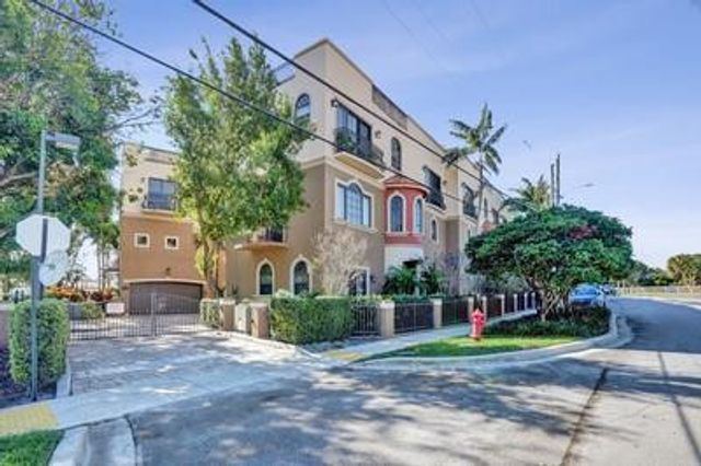 2260 SE 7 Street, Pompano Beach, FL 33062