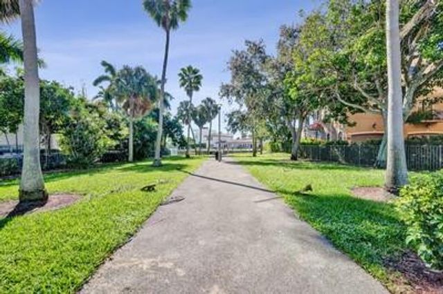 2260 SE 7 Street, Pompano Beach, FL 33062