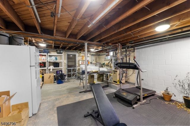 1 Walters Ln, Flemington Boro, NJ 08822