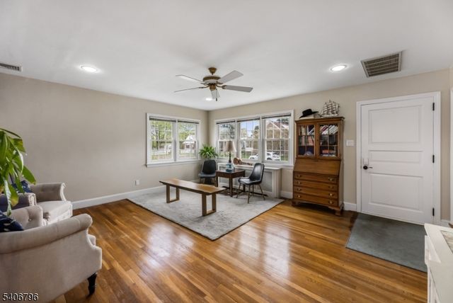 1 Walters Ln, Flemington Boro, NJ 08822